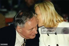 306 Frau Mueller Photos & High Res Pictures