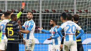 Chi sa giocare al calcio come lorenzo, lo inserisci. Inter Napoli Insigne Espulso Per Proteste E Offese A Massa Goal Com