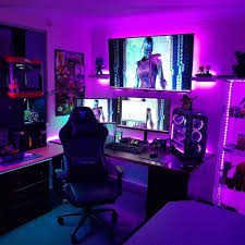 Tu Veux Echanger Avec D Autres Gamers Rejoins Notre Communaute Francophone Sur Nos Reseaux Sociau Salle Ordinateur Jeux Chambre Gaming Design De Salle De Jeux