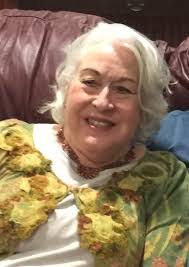 Elizabeth Tarver's Instagram, Twitter & Facebook