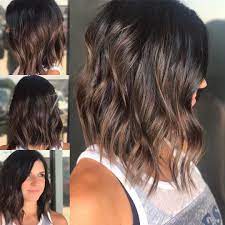 Brunette Wavy Textured Bob With Soft Highlights The Latest Hairstyles For Men And Women 2020 Hairstyleology Medium Hair Styles Stacked Bob Haircut Medium Length Hair Styles
