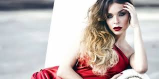 Donna e attrice, per poter indossare ogni giorno la vita che più mi emoziona. Vittoria Schisano Famousfix Com