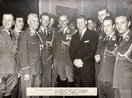 Auf pointen, dass es von der ersten sekunde an kracht, war er noch nie aus. Michael Bauer On Twitter Heute Vor 34 Jahren Ist Heinz Conrads Gestorben Der Radio Und Fernsehliebling War Berufssoldat Beim Bundesheer Er Ruckte 1933 Als Freiwilliger Zum Telegraphen Bataillon Nr 2 In Die Meidlinger