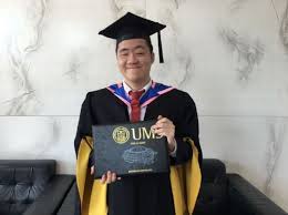 Ijazah sarjana muda perguruan dengan kepujian. Kekurangan Diri Jadi Pendorong