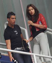 Irina shayk, cristiano ronaldo'dan neden ayrıldı? Irina Shayk Wird 35 Und Sieht Aus Wie Zum Karrierebeginn Promiflash De
