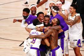 Voici, un kit complet pour redonner de la blancheur à vos sneakers, et les protéger contre les salissures. Lebron James Ramene Les Lakers Au Sommet Du Basket
