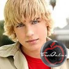 Alex Whitlock's Instagram, Twitter & Facebook