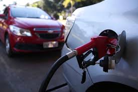 Com segundo aumento em duas semanas, preço da gasolina subirá r$ 0,17 no df. Petrobras Aumenta O Preco Da Gasolina Em 10 E Do Diesel Em 15