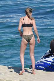 Gigi Hadid Body Shape in a Bikini