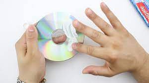Begitu lah anjuran & cara sederhana kiat menghilangkan second stiker kepada kaca mobil. 4 Cara Untuk Memperbaiki Cd Yang Tergores Wikihow