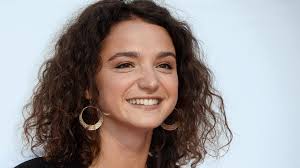 Pascale robert nous a quittés à l'âge de 89 ans le 26 octobre dernier des suites d'une grave maladie et en 2016, elle avait en effet été contrainte de s'éloigner de « plus belle la vie ». Suite A L Attentat De Strasbourg L Un Des Episodes De Plus Belle La Vie Pourrait Bien Ne Pas Etre Diffuse En L Etat Soirmag