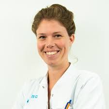 Laura Kalman's Instagram, Twitter & Facebook