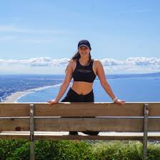 Los dioses fueron la respuesta encontrada por lo humanos, éstos se encargaban de gobernar de manera invisible, desde lo más alto del cielo a todos los que vivían en la tierra y el más allá. Los Liones Hike Kong Fit Club