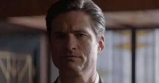 Tengo que decir que el equipo de Batwoman se lo curró con el casting de  Bruce Wayne. : r/Arrowverse