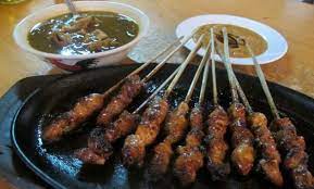 Makanan yang terdiri dari irisan daging tusuk yang dipanggang dengan arang api ini juga sudah mendunia. 10 Sate Kambing Enak Di Jogja Terdekat Harga Murah H Paijo Pak Jogo Samirono Recommended Jejakpiknik Com
