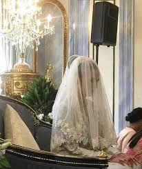Menunggu detik tarikh keramat untuk diijab kabul adalah perkara yang sangat mendebarkan hati setiap bakal mempelai. Foto Sekitar Majlis Akad Nikah Juliana Evans Dan Tengku Sharifuddin Iluminasi