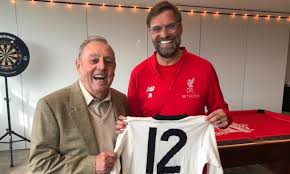 Mancunian/southerner, purveyor of poo pipe, sales guru, good looking swine and all round moody bastard. Lbldldrr9mjcpm