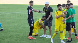 Diese seite enthält eine übersicht aller saisonspiele für den verein cs mioveni in chronologischer reihenfolge. Live Video Cs Mioveni Petrolul Ploiesti 1 2 Dinamovistul Claudiu Niculescu A Fost Salvat De Rapid