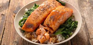 Hablamos de cocinar tacos o lingotes de salmón congelados sin descongelarlos previamente. Salmon Los 8 Errores Que Cometes Cuando Eliges O Cocinas