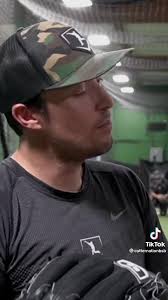 Basic pitching grips for high school players