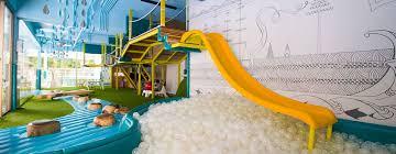 Ragam aktivitas di taman bermain, berbagai wahana di taman bermain, manfaat taman bermain, serta; 26 Hotel Keluarga Di Bali Dengan Kids Club Terbaik Liburan Bali