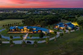 Lucas homes llc is one of st. Wild About Wendy Lane 2 Lucas Retreats For Sports Lovers Complete With Baseball Field Courts Pools Pastures Ponds More Candysdirt Com