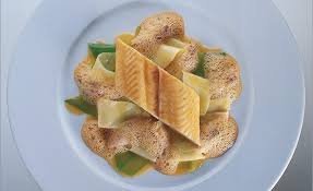 Sole Pommes Nouvelles Et Poireaux De Noirmoutier Jus D Araignee De Mer Par Alain Ducasse Recette Araignee De Mer Alain Ducasse Filets De Sole