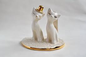 Cat wedding cake topper bride & groom animal lover kitty. 20 Amazing And Unique Wedding Cake Toppers Rock N Roll Bride