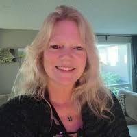 Linda Anton , Notary Public in Seattle, WA 98136