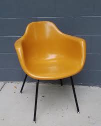 Mid Century Miller Eames Era Fiberglass Shell Chair By Krueger In Caramel Brown Krueger Metal Products Green Bay Wis Fiberglass Arm Chair Fiberglass Shell Chairs Shell Chair Chair