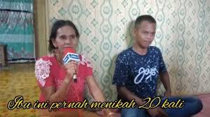 Ia sendiri pun mengaku tak terlalu. Cinta Tak Pandang Umur Ini Deretan Pria Yang Jadikan Sosok Wanita Lanjut Usia Sebagai Istrinya Halaman All Tribunnews Com