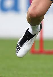 He is renowned for his positioning, technique and finishing, and is widely regarded as one of the best strikers in the world, and one of the best players in … Global Boot Spotting Soccerbible
