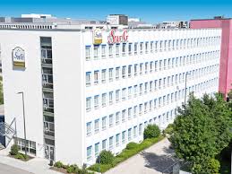 Dachau concentration camp memorial and nymphenburg palace are notable landmarks, and the area's natural beauty can be seen at english garden. Star Inn Hotel Munchen Nord By Comfort In Munchen Bei Alltours Buchen