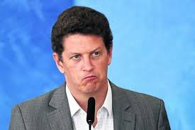 Ricardo de aquino salles (born 8 june 1975) is a brazilian politician, former member of the new party, suspended between october 2019 and may 2020. Ricardo Salles E A Bola Da Vez Nas Mudancas Na Esplanada
