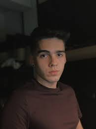 Andrew castaño desnudo