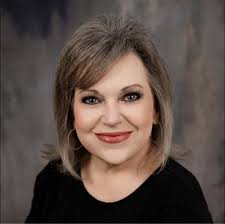 Debra Maxey's Instagram, Twitter & Facebook