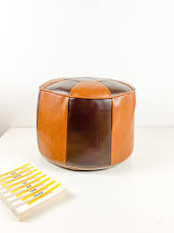 Pouf Brauner Hocker Sitzkissen In Hellbraun Und Dunkelbraun Sitz Puff Kleiner Schemel Im Boho Stil In 2020 Schemel Sitzkissen Boho Stil