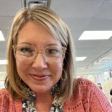 Amy Johns's Instagram, Twitter & Facebook