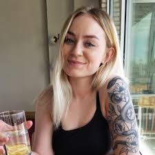 Jennifer Shotwell's Instagram, Twitter & Facebook