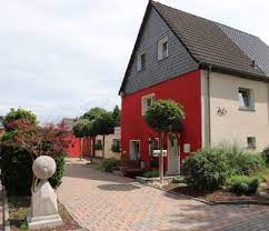 Die entscheidung, ein haus zu kaufen in duisburg, ist dann eine überlegung wert, wenn man sich ganz dem großstadtleben mit all seinen facetten ein haus zu kaufen in duisburg ist also kaum einschränkungen unterworfen. Haus Kaufen Duisburg First Real Estate Partner