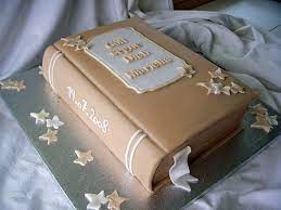 This one, i like that it has more grass covering over the house.looks more like a part of the hillside.and i like that the base is a cake. Die 31 Besten Ideen Zu Buch Kuchen Buch Kuchen Kuchen Buchkuchen