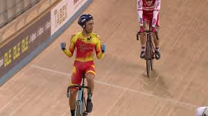 On 10 may 2015, viviani won his first grand tour stage victory at the giro d'italia, winning stage 2 in a bunch sprint before moreno hofland and andré greipel. 2019 Six Day London Elia Viviani Breaks Mark Cavendish And Owain Doull S Hearts To Win Cycling Track Video Eurosport