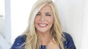Mara venier, celebre conduttrice, si confida al settimanale oggi e ha parlato, in special modo, dei mara venier dice che era giovane, bella e famosa e, spiega la conduttrice a oggi, con i suoi figli. Domenica In Anticipazioni E Ospiti Di Oggi 10 Novembre