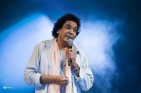 طرح الفنان محمد منير أولي أغاني البومه الجديد «باب الجمال» من كلمات أحمد حسن راؤول، وألحان سامر أبوطالب، وتوزيع عمر إسماعيل، والاغنية تحمل نفس اسم الالبوم، والتي طرحها عبر إحدى شركات الاتصالات الشهيرة. Ù…Ø­Ù…Ø¯ Ù…Ù†ÙŠØ± ÙŠØ·Ø±Ø­ Ø£ØºÙ†ÙŠØ© Ø¨Ø§Ø¨ Ø§Ù„Ø¬Ù…Ø§Ù„ Ø´Ø§Ù‡Ø¯ Ù…ÙˆÙ‚Ø¹ Ø§Ù„ÙŠÙˆÙ… Ø§Ù„Ø¥Ø®Ø¨Ø§Ø±ÙŠ