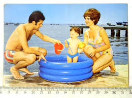 Hülya koçyiğit önce hayatlarının şarkısının hikayesini anlattı, sonra eşi selim soydan'ın gözlerine bakarak şarkıyı söyledi. Hulya Kocyigit Selim Soydan Pera Mezat