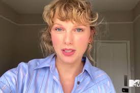 Taylor swift released new album lover in 2019, the first in her new deal with universal's republic records. Taylor Swift First Solo Female Artist To Win Mtv Vmas Best Director People Com