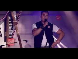 In 2012, he won the echo music award in folk music category, the amadeus austrian music award in 2012 as best live act and best 'schlager' singer and in 2013, again the amadeus award in folk music category. Andreas Gabalier Hulapalu Live Youtube