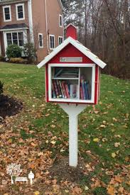 Another Adorable Schoolhouse Little Free Library Jane S Shewsbury Ma The School Street Library Little Free Libraries Free Library Little Free Library Plans