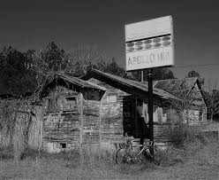 The Old Apollo Inn South Of Thomaston Ga In Us 19 The Building Was Torn Down A Few Years Back But The Sign Remains Thomaston Old Things Georgia On My Mind