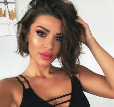 стрижка шапочка на длинные волосы с сохранением длины фото Top 7 Trendov Strizhki 2019 2020 Modnye Novinki Strizhek Tendencii Foto Zhenskie Strizhki Ukladka Dlinnyh Volos Asimmetrichnye Strizhki